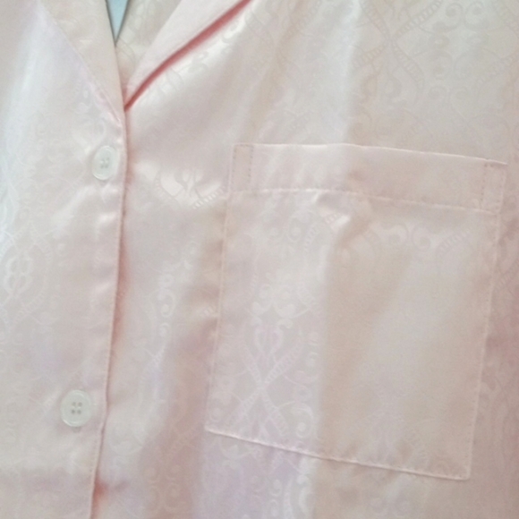 CHARACTER PINK SATIN LONG SLEEVE PAJAMA TOP & LONG PANTS SIZE MEDIUM NWT - Picture 4 of 8